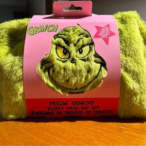 The Grinch “Feelin’ Grinchy” Fluffy Wash Bag Set